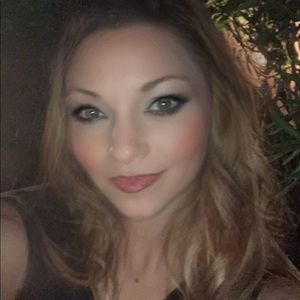 Meet your Posher, Kenda